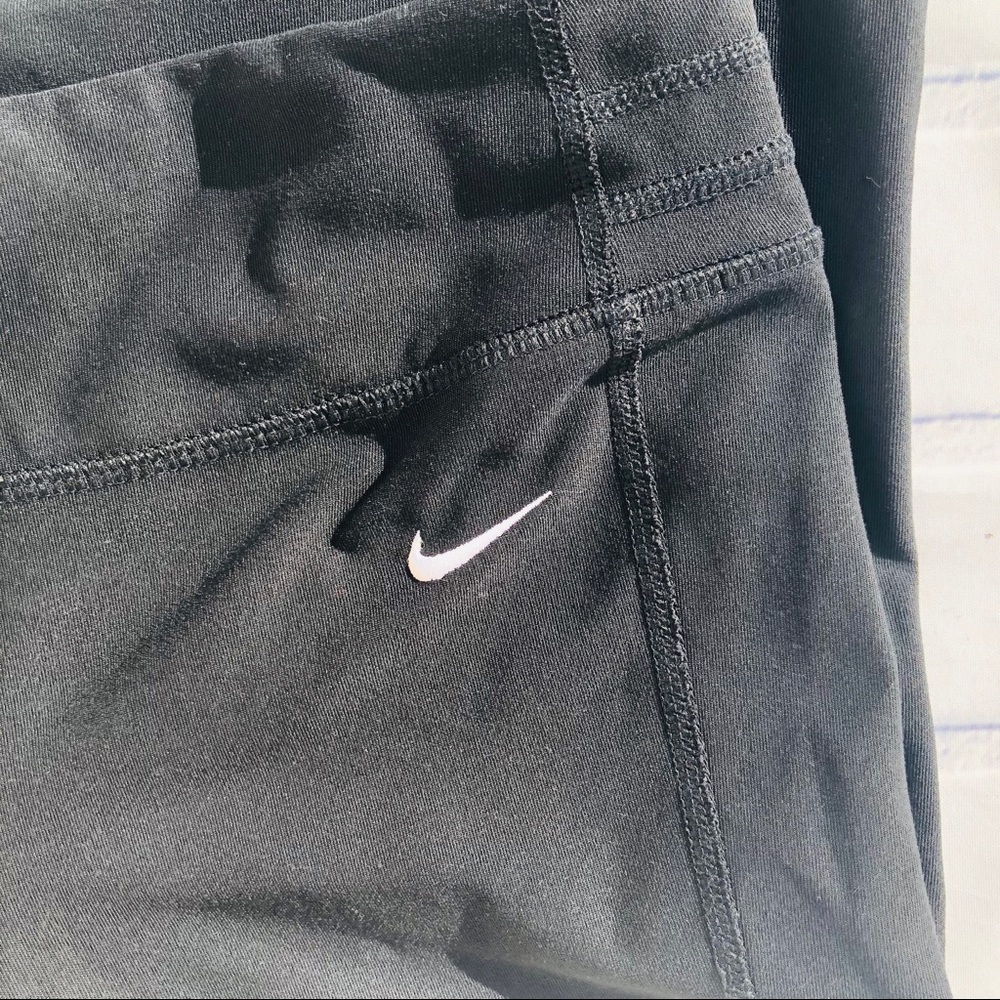 Black Women's Nike Crop Pants Size X-Small - Picture 3 of 4